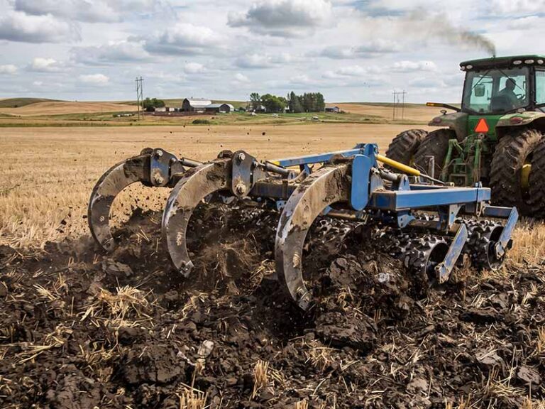 Deep-Ripper-Shanks-Types-&-Selection-Guide-for-Agricultural-Subsoiling-1